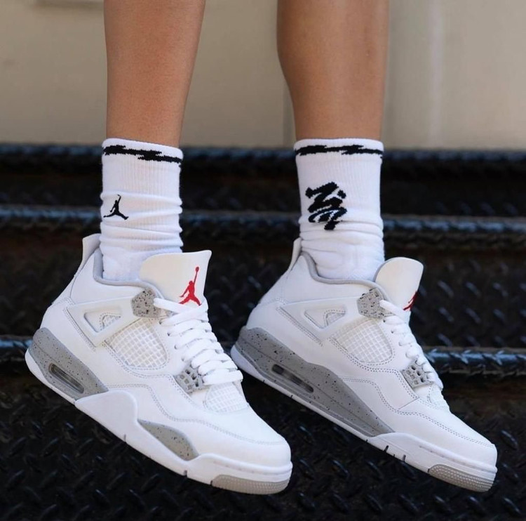 کتونی Jordan 4 سفید طوسی