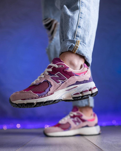 کتونی نیوبالانس new balance 2002r مسترکوالیتی صورتی و سرخابی