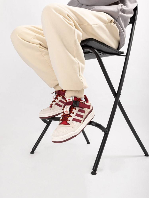 خرید کتونی ادیداس سفید سه خط قرمز