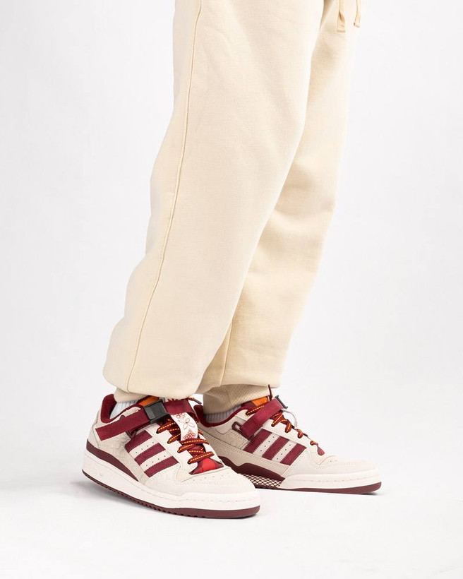 کتونی ادیداس فروم سفید