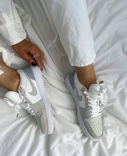 کتونی جردن وان لو پاریس سفید طوسی Air Jordan 1 مسترکوالیتی