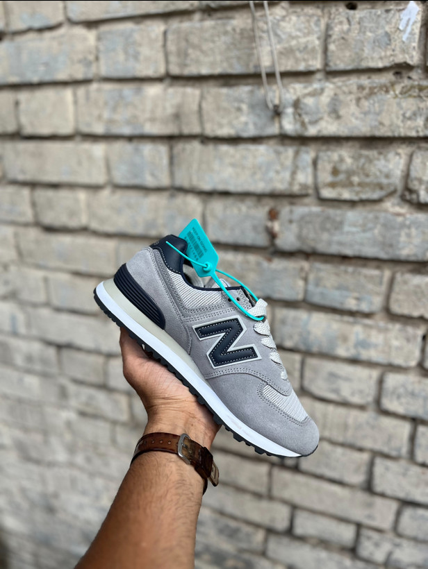 کتونی اسپرت نیوبالانس ۵۷۴ مستر کوالیتی طوسی با لوگو مشکی استایل مینیمال