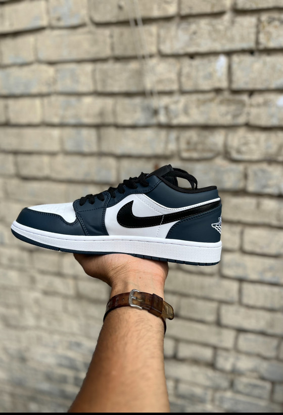 خرید کتونی کلهغازی سفید