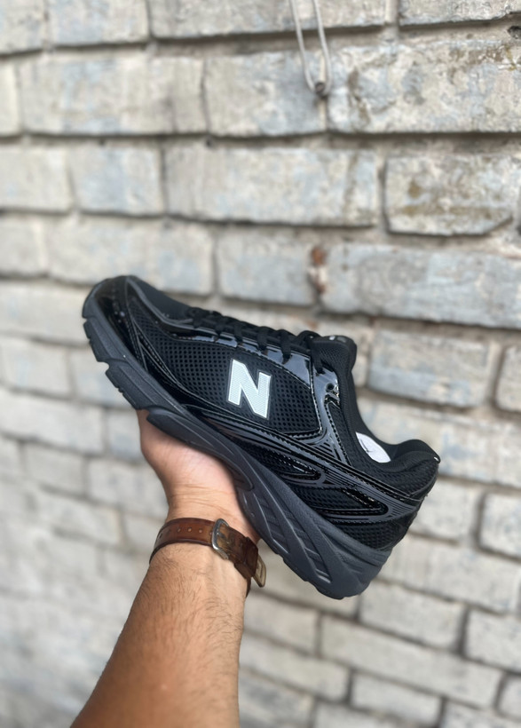 خرید کتونی مشکی نیوبالانس