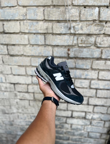 کتونی نیوبالانس مسترکوالیتی new balance 2002r
