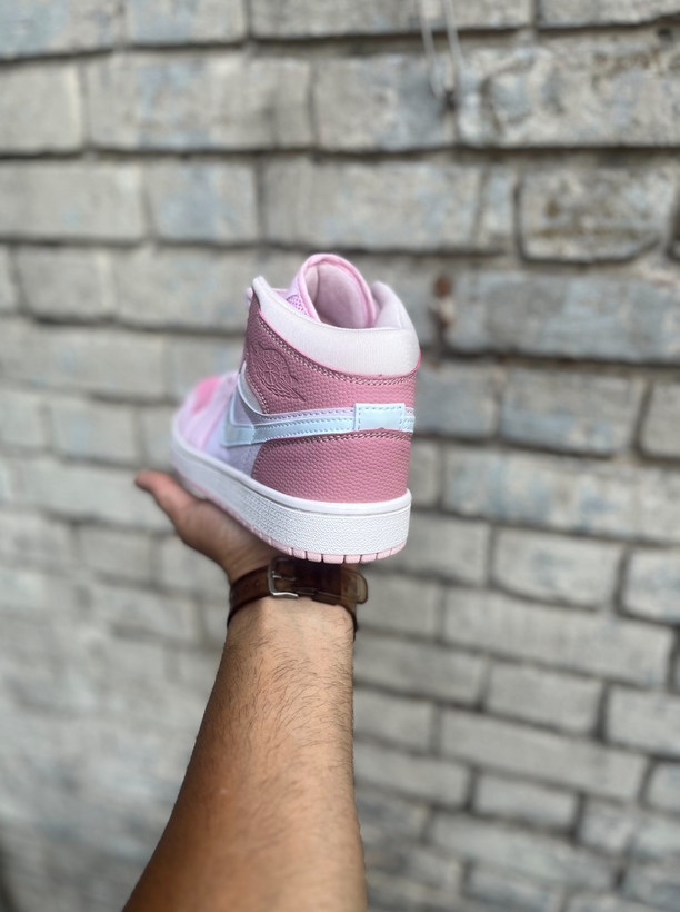 چه جوری کتونی جردن صورتی استایل کنیم