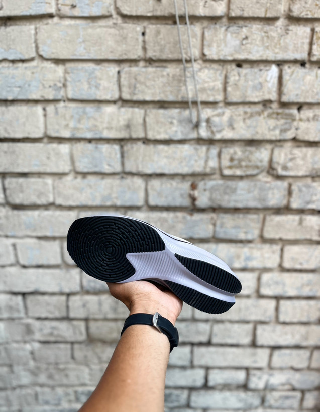 استایل کردن کتونی اسپرت نایکی زوم ایکس