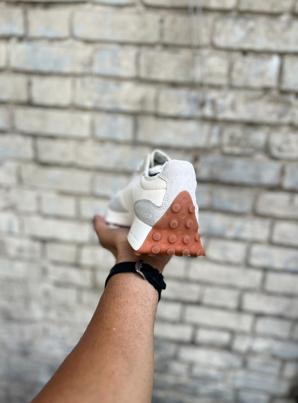 استایل کتونی نیوبالانس 327