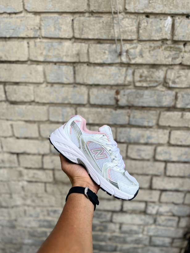 قیمت کتونی زنانه نیوبالانس ۵۳۰