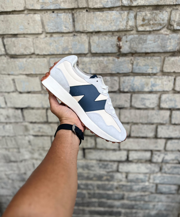 خرید کتونی 327