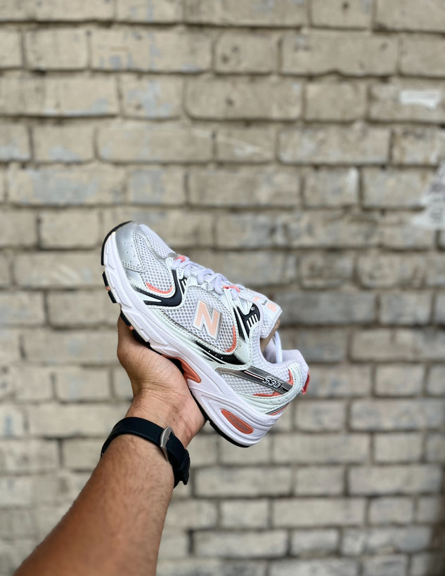 خرید کتونی زنانه نیوبالانس ۵۳۰ مسترکوالیتی رنگ سفید طوسی نارنجی