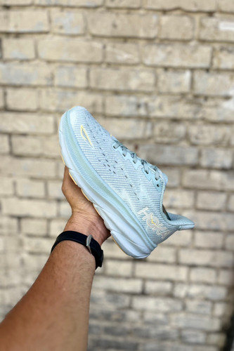 خرید کتونی هوکا زنانه