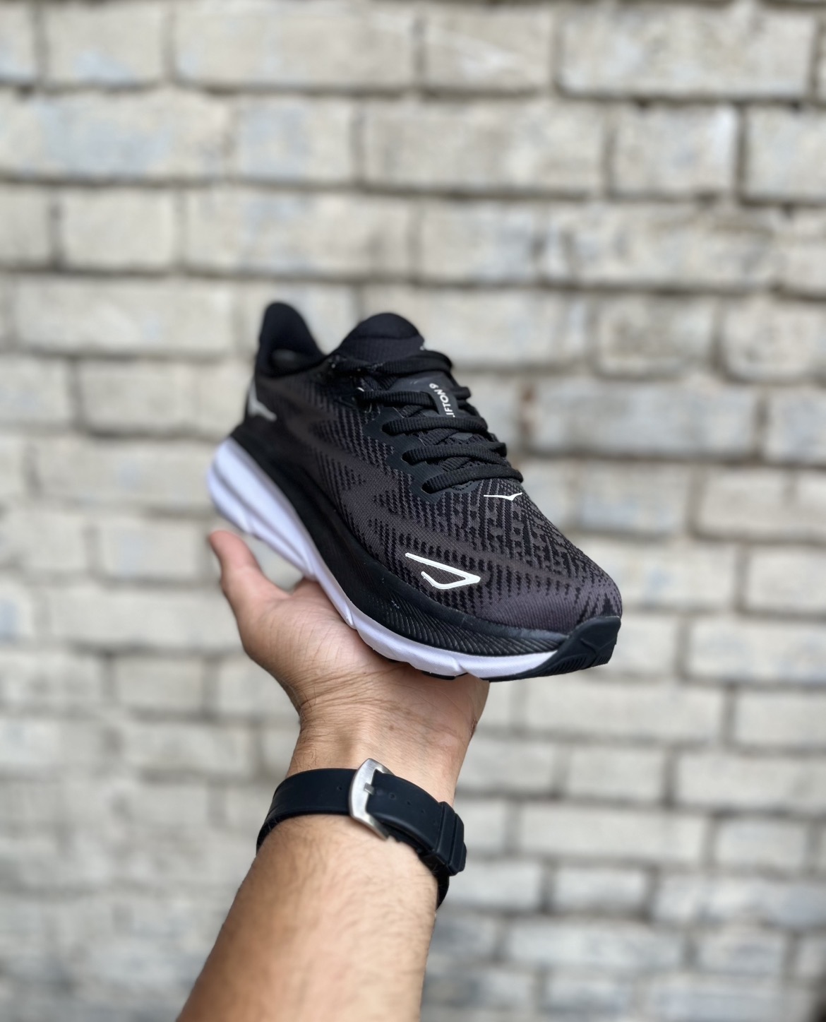 پاینترین قیمت کتونی زنانه هوکا