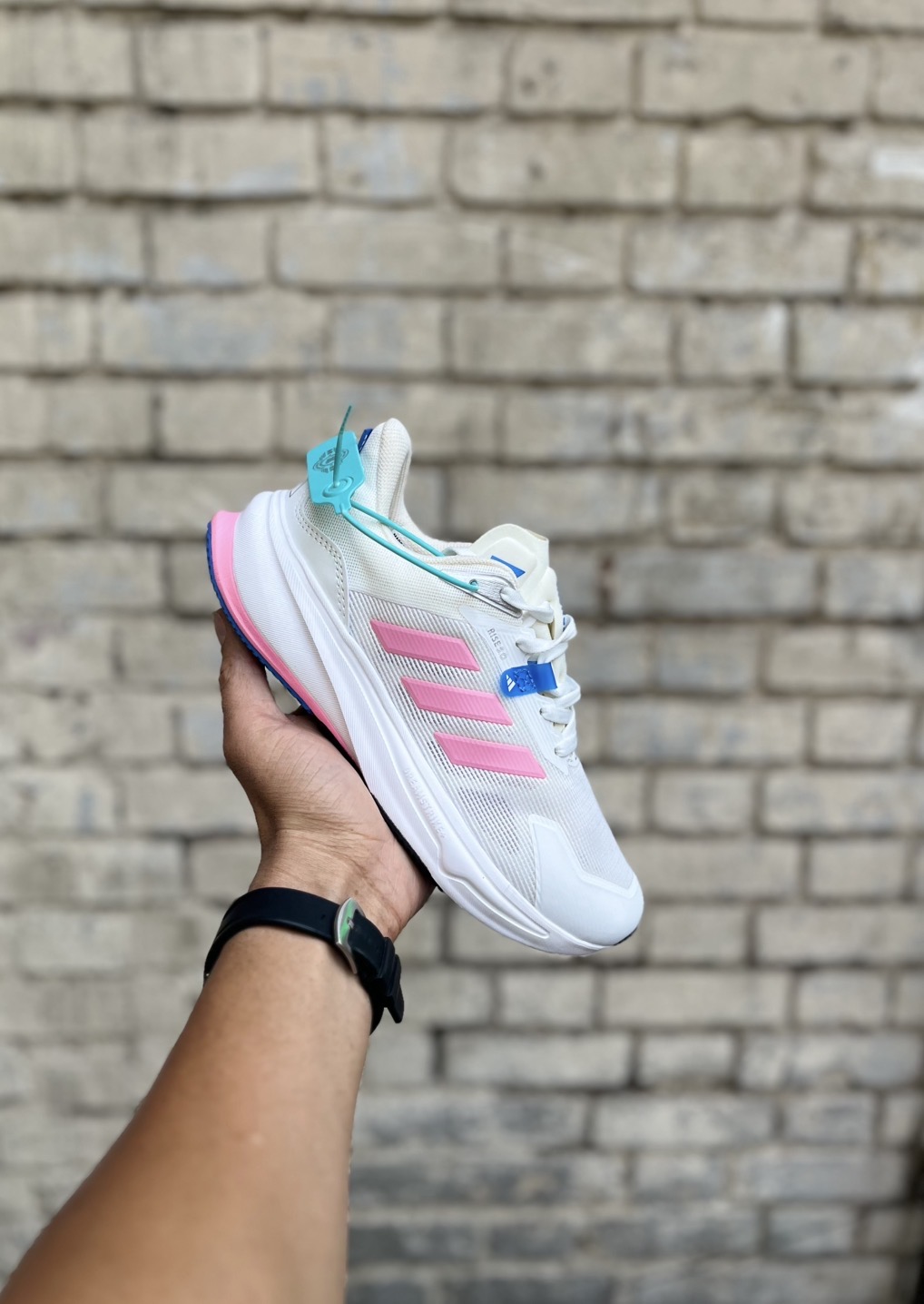 خریدکتونی صورتی ادیداس مسترکوالیتی