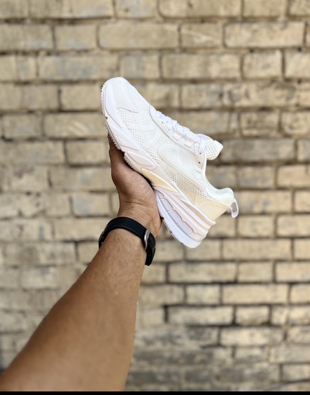 خرید کتونی زنانه نایکی وی تو کی V2K سفید مسترکوالیتی