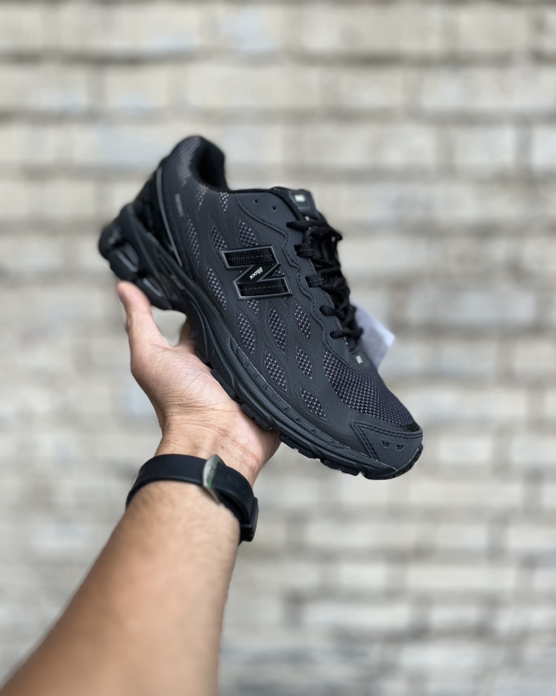 استایل کردن کتونی ۱۹۰۶مشگی