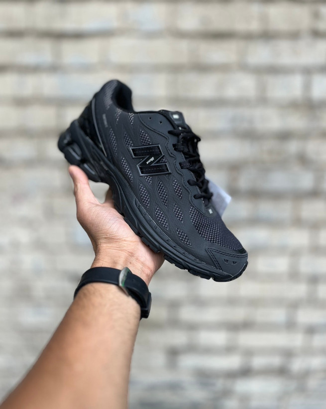 استایل کردن کتونی ۱۹۰۶مشگی