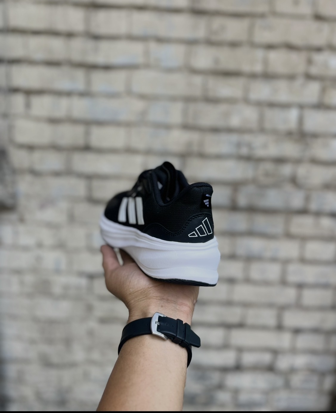 کتونی ورزشی ادیداس