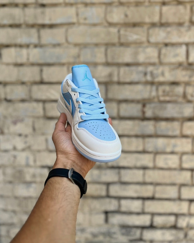 خرید قسطی کتونی زنانه جردن ۱ وان مسترکوالیتی سفید آبی یخی