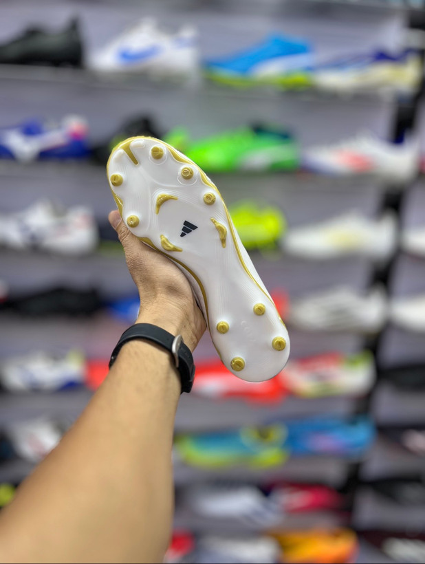 معرفی کفش فوتبال اورجینال