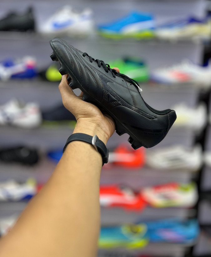 خرید کفش فوتبال اورجینال میزانو