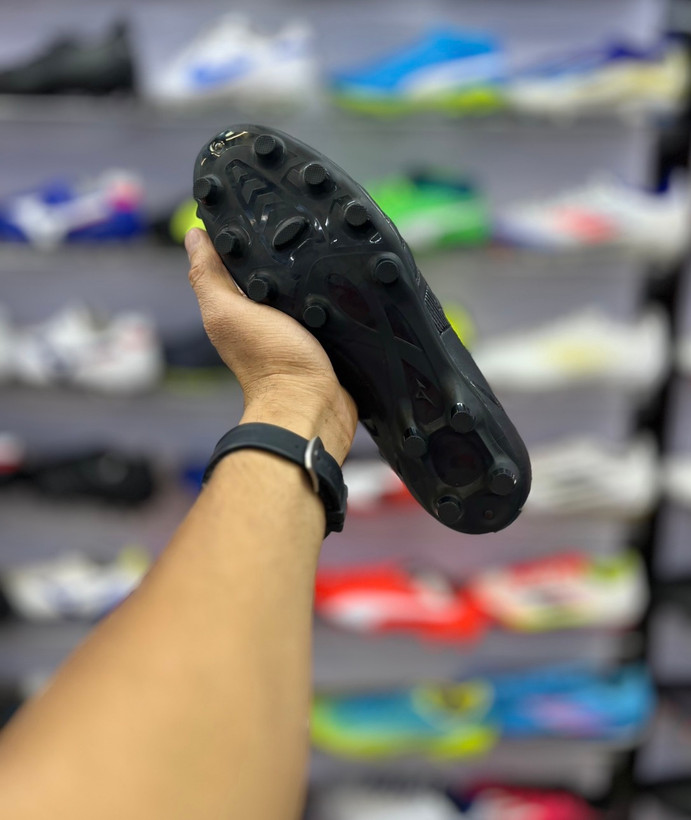 مقایسه کفش فوتبال چمن طبیعی با چمن مصنوعی