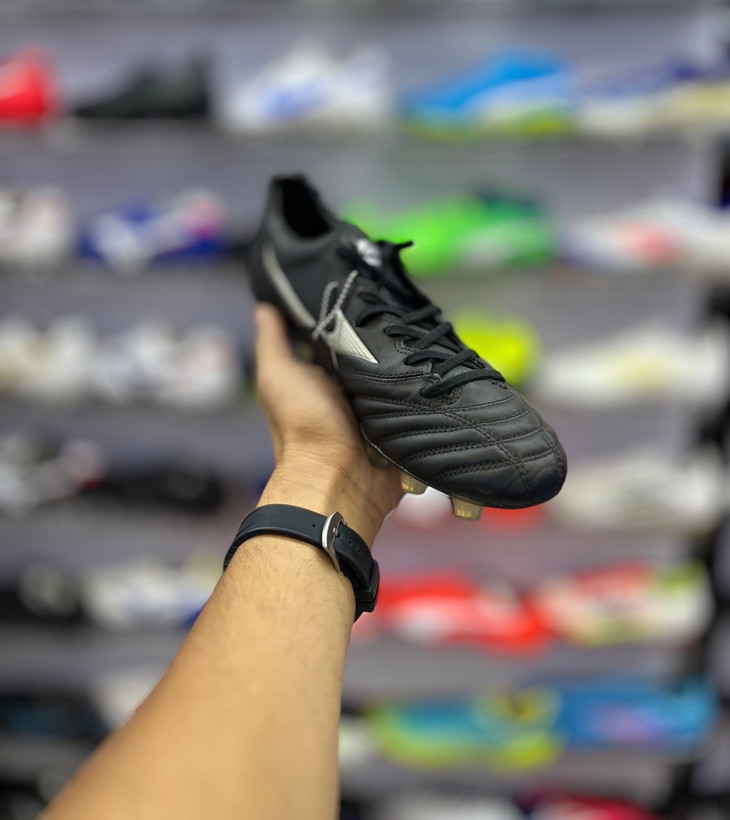 خرید قسطی کفش فوتبال میزانو اورجینال