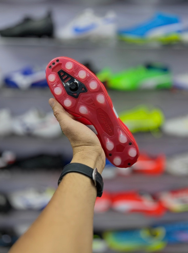 خرید کفش فوتبال میزانو اورجینال