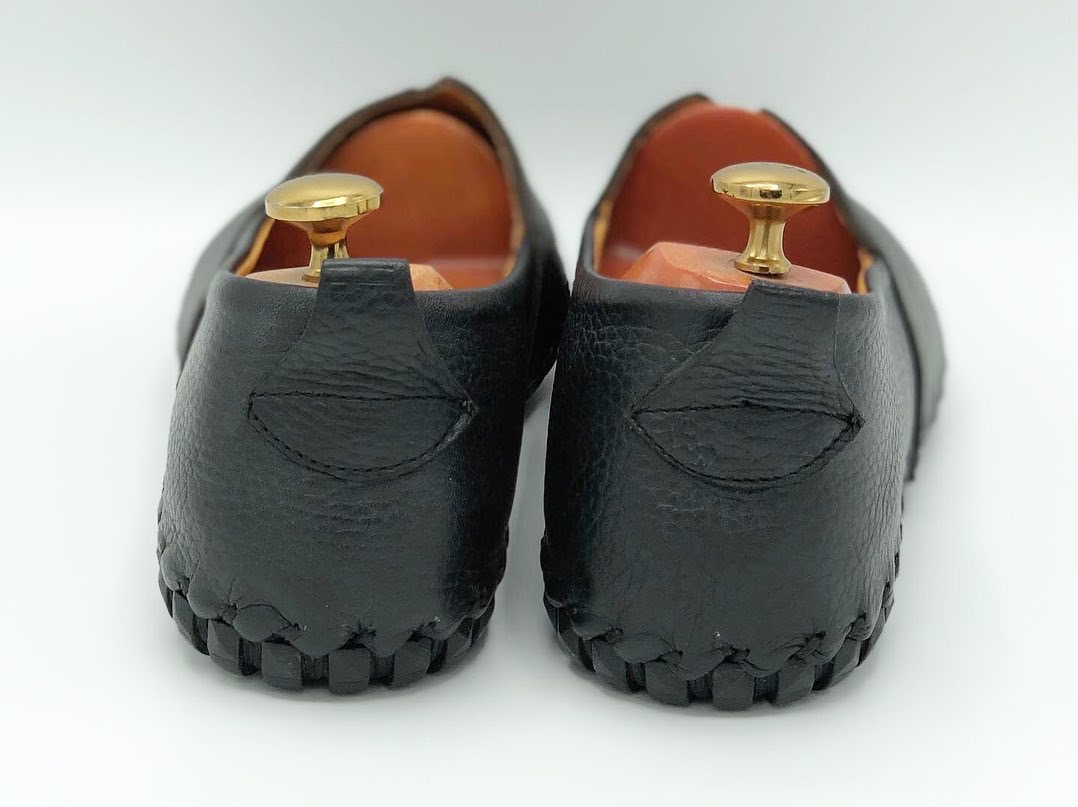 مقایسه کفش کالج طوسی و مشگی