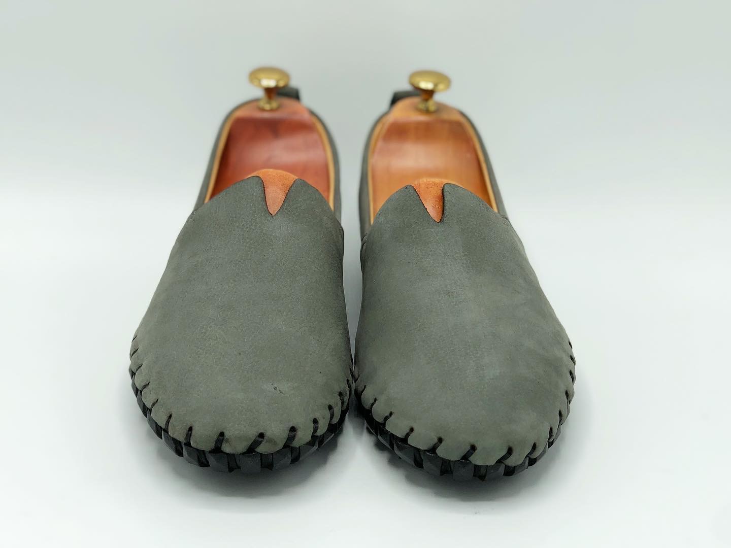 خرید قسطی کفش کالج مردانه چرمی طوسی با کفه طبی