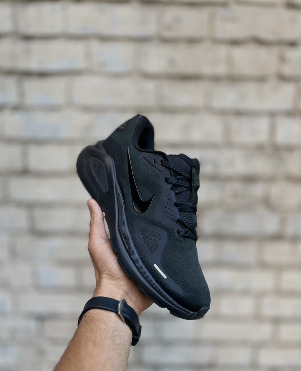 خرید کتونی نایکی استراکچر مستر کوالیتی