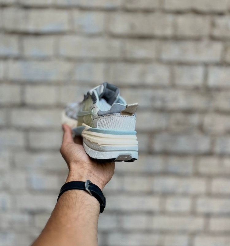 قیمت کتونی وی تو کی جدیدترین رنگش