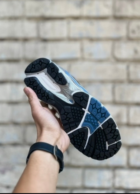 خرید قسطی کتونی 1906