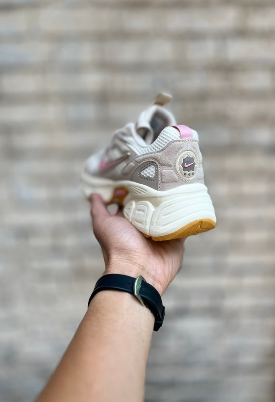 خرید قسطی کفش اسپرت زنانه بژ صورتی