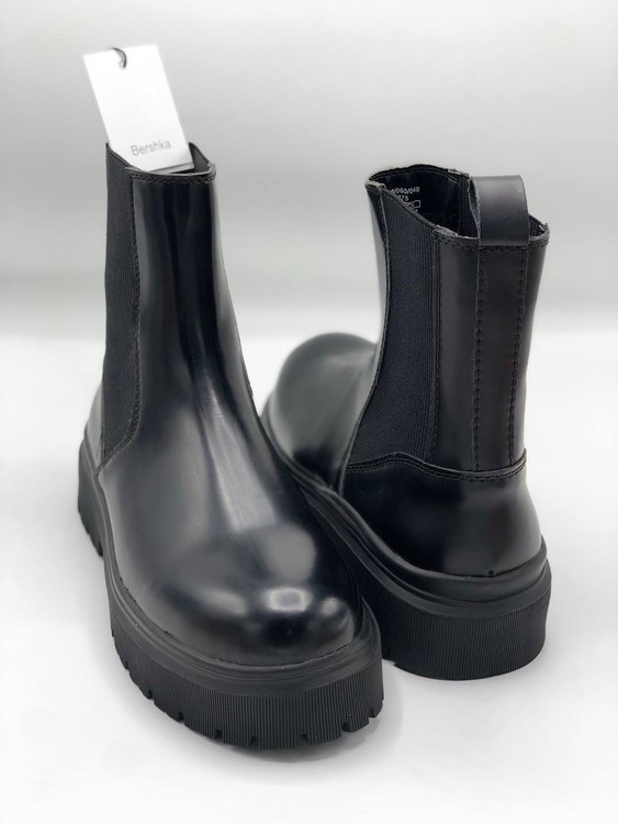 Bershka men elastic leather boots black