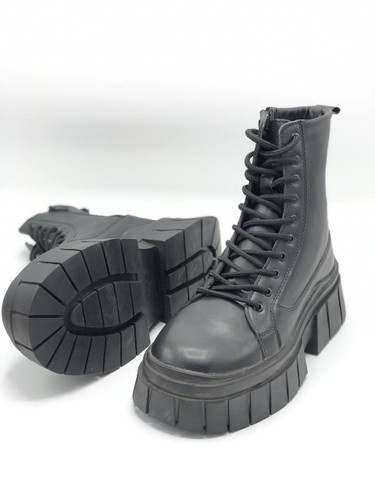 Bershka Softy men leather boots نمای جلو