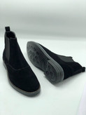 Men’s Chelsea suede boots black نمای جلو