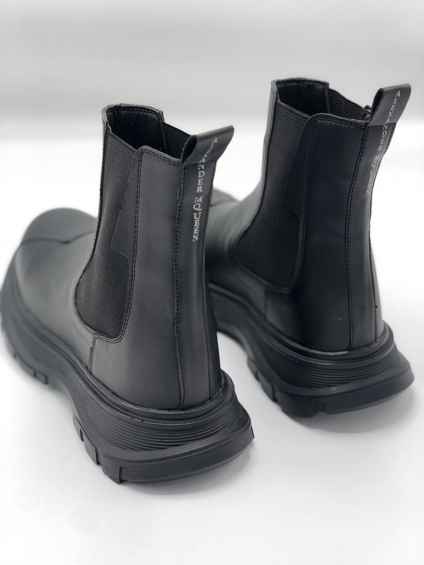 جزئیات چرم بوت مردانه Alexander McQueen
