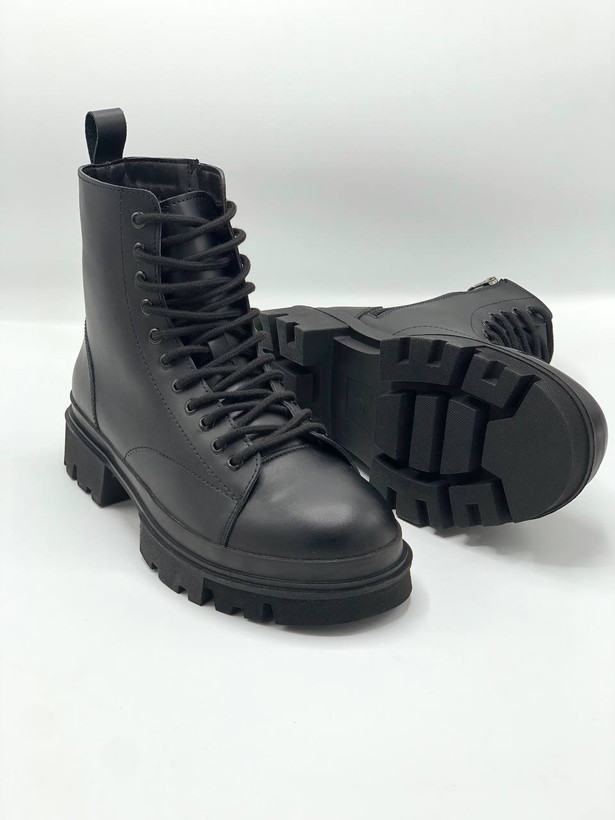 Bershka men leather boots black نمای جلو