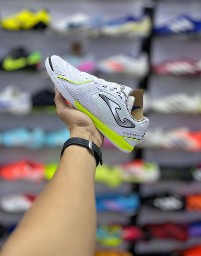 کفش فوتسال جوما Dribling سفید فسفری نمای بغل