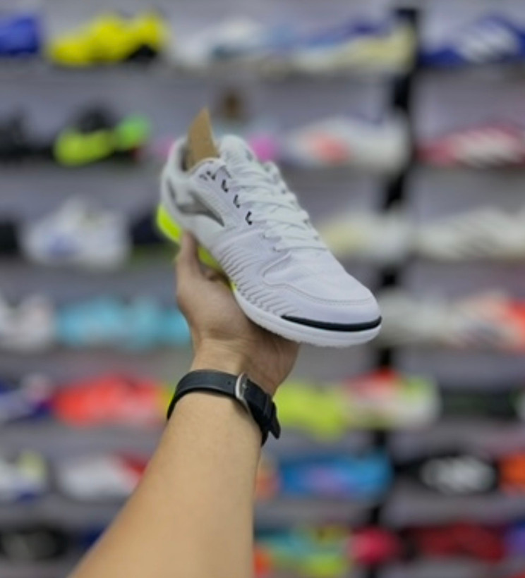 Joma Dribling White Fluorescent – نمای بالا