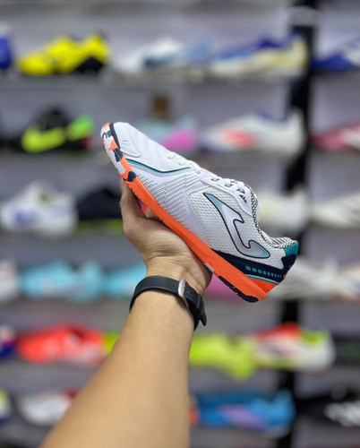 کفش فوتسال سفید نارنجی