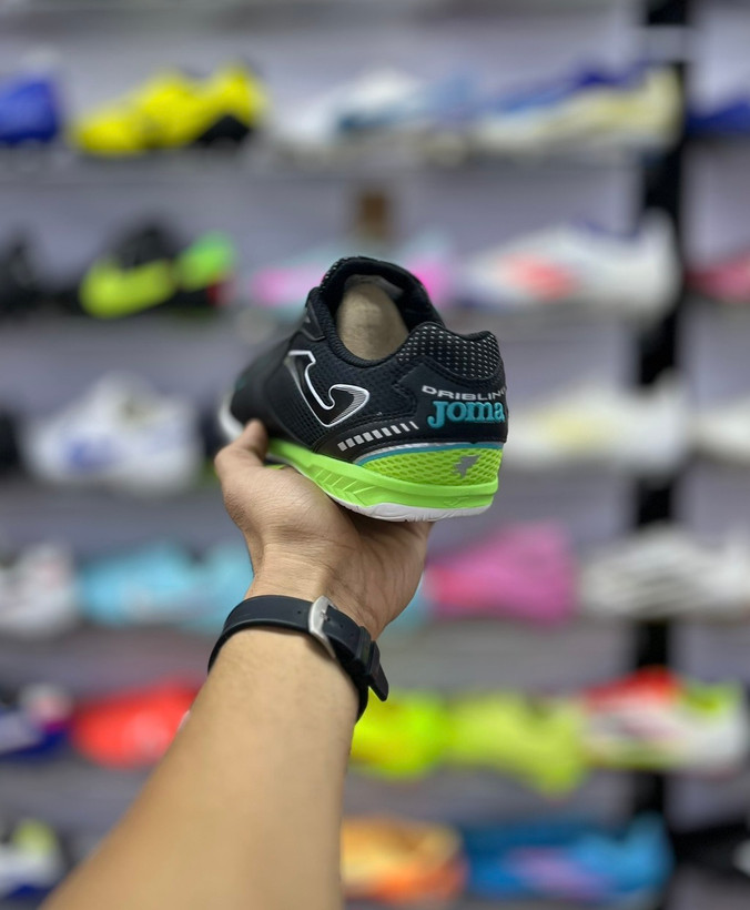 کفش سالنی ضدلغزش