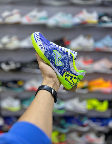 کفش فوتسال اورجینال جوما Top Flex Pito سفید سبز فسفری تولید ۲۰۲۵