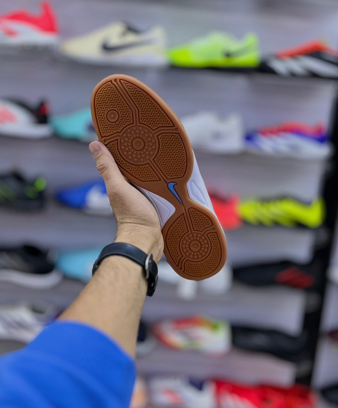 زیره سالنی حرفهای کفش فوتسال نایکی Total90 برای حرکات انفجاری و دریبل سریع