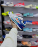 کفش فوتسال اورجینال جوما Top Flex Rebound سفید آبی تولید ۲۰۲۵