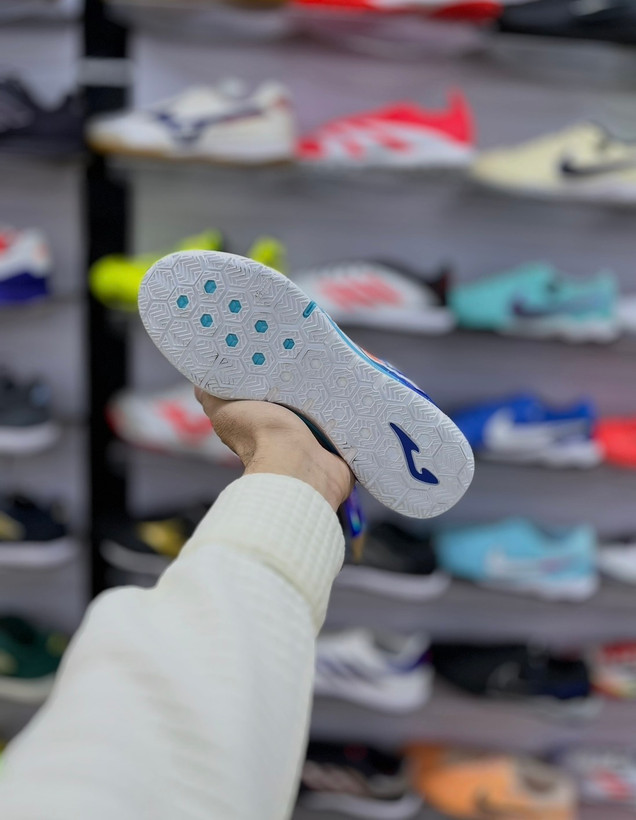 زیره ضدلغزش کفش فوتسال جوما Top Flex Rebound مناسب بازی سالنی