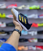 نمای جانبی کفش فوتسال Adidas Top Sala Competition مشکی سفید طلایی مناسب بازیکنان دفاعی و هجومی