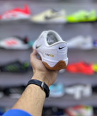 زیره سالنی حرفهای کفش فوتسال نایکی Total90 برای حرکات دقیق و شوتهای انفجاری