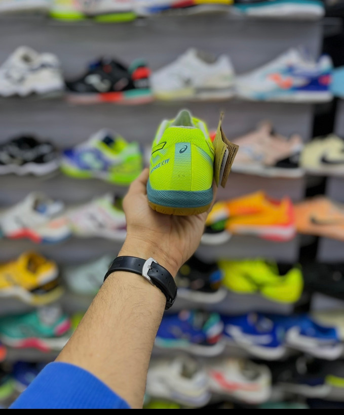 کفش فوتسال حرفهای برای لمس نرم توپ و بازی مالکانه